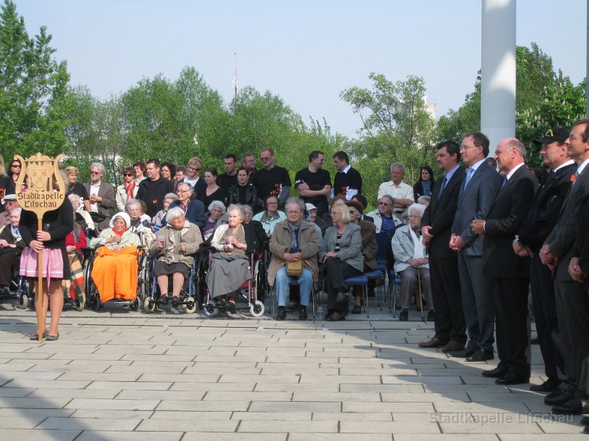 2011_04_28 Maibaumaufstellen in St. Poelten (42)